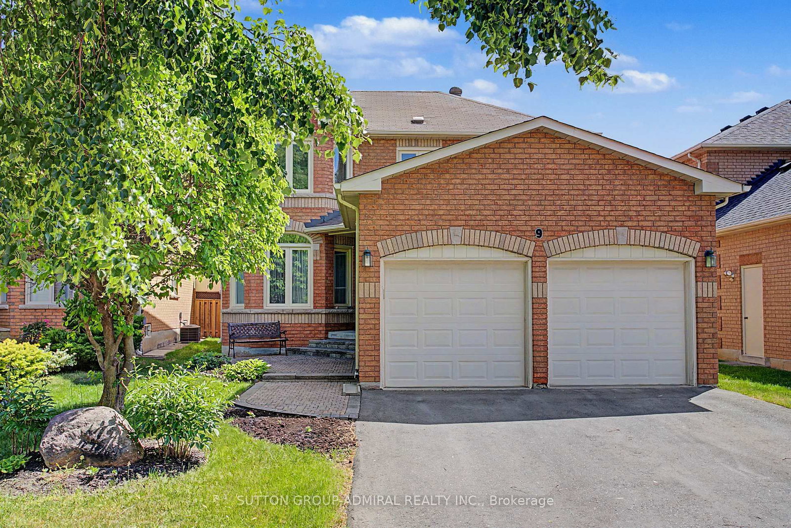 Detached House for sale at 9 Hammerstone Crescent, Vaughan, Ontario, L4J 8B5 - Beverley Glen - MLS: N13418406