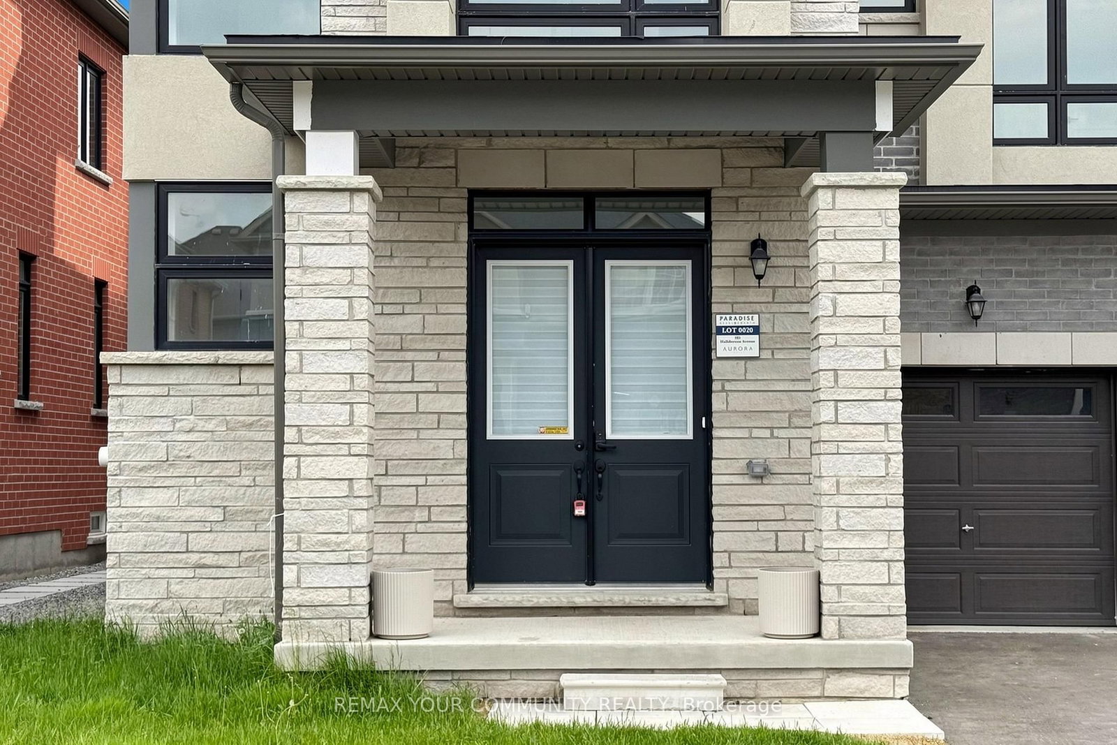 105 Halldorson Avenue, Aurora, ON, photo 2