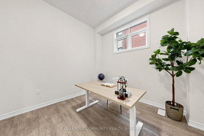 105 Halldorson Avenue — photo 6