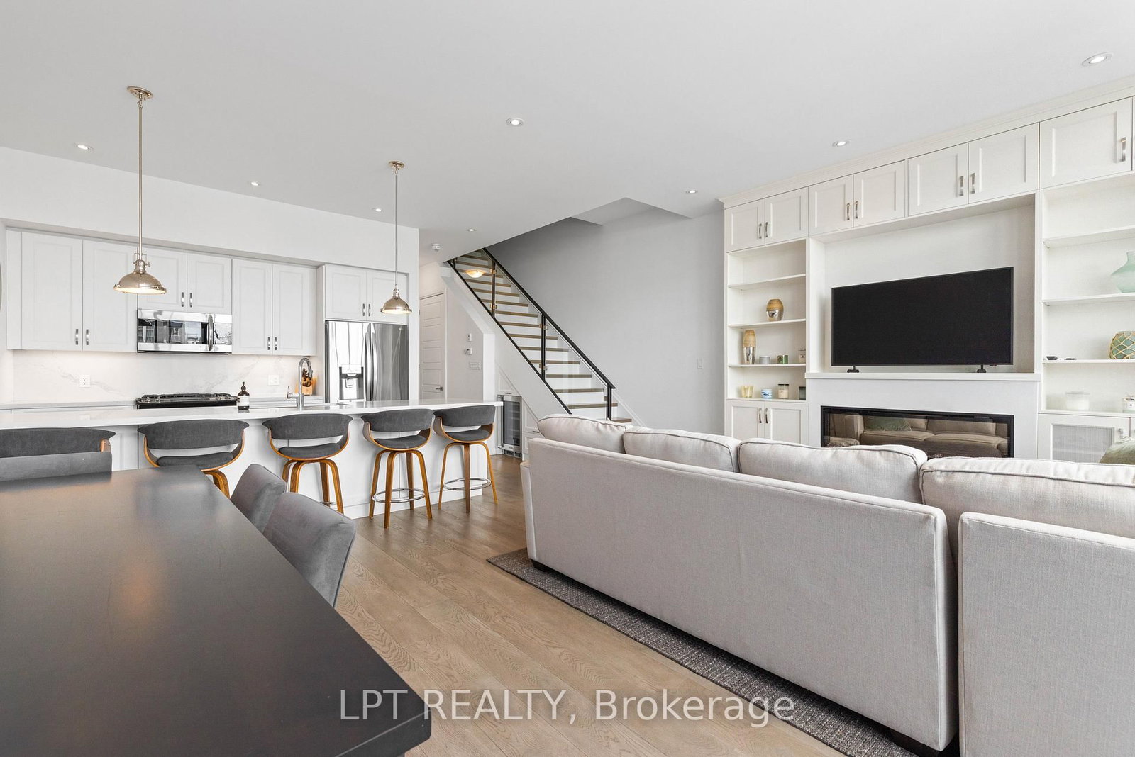 3661 Riva Avenue • Innisfil, ON photo 10