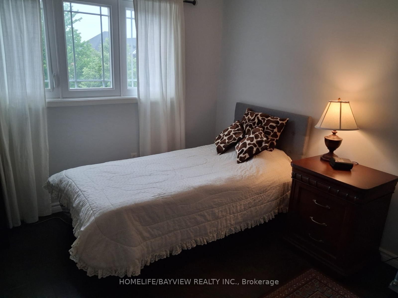 137 Widdifield Avenue • Newmarket, ON photo 63
