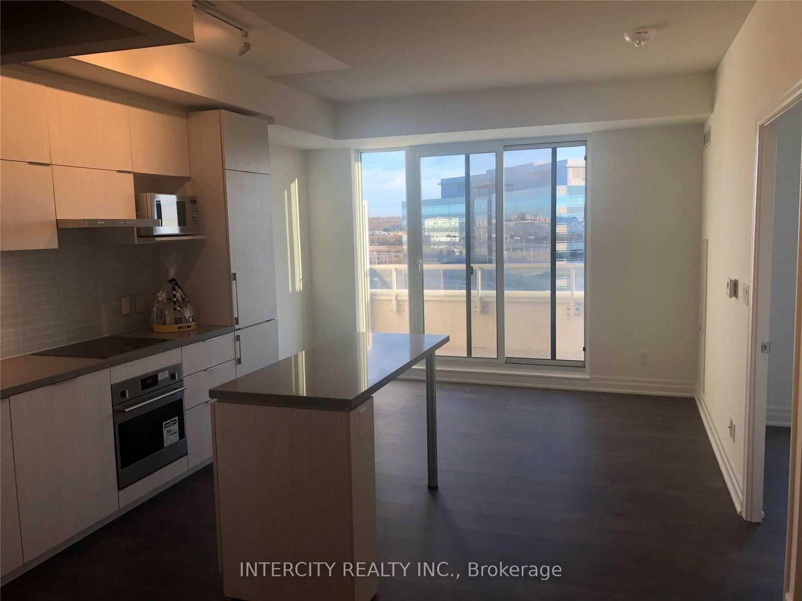 10 Rouge Valley Drive • #813A • Markham, ON photo 6
