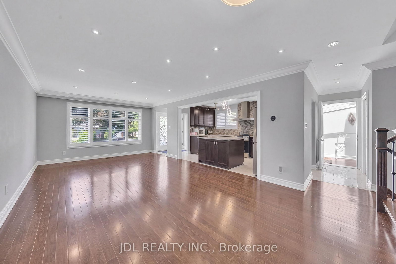 53 Southdale Drive • Markham, ON photo 10