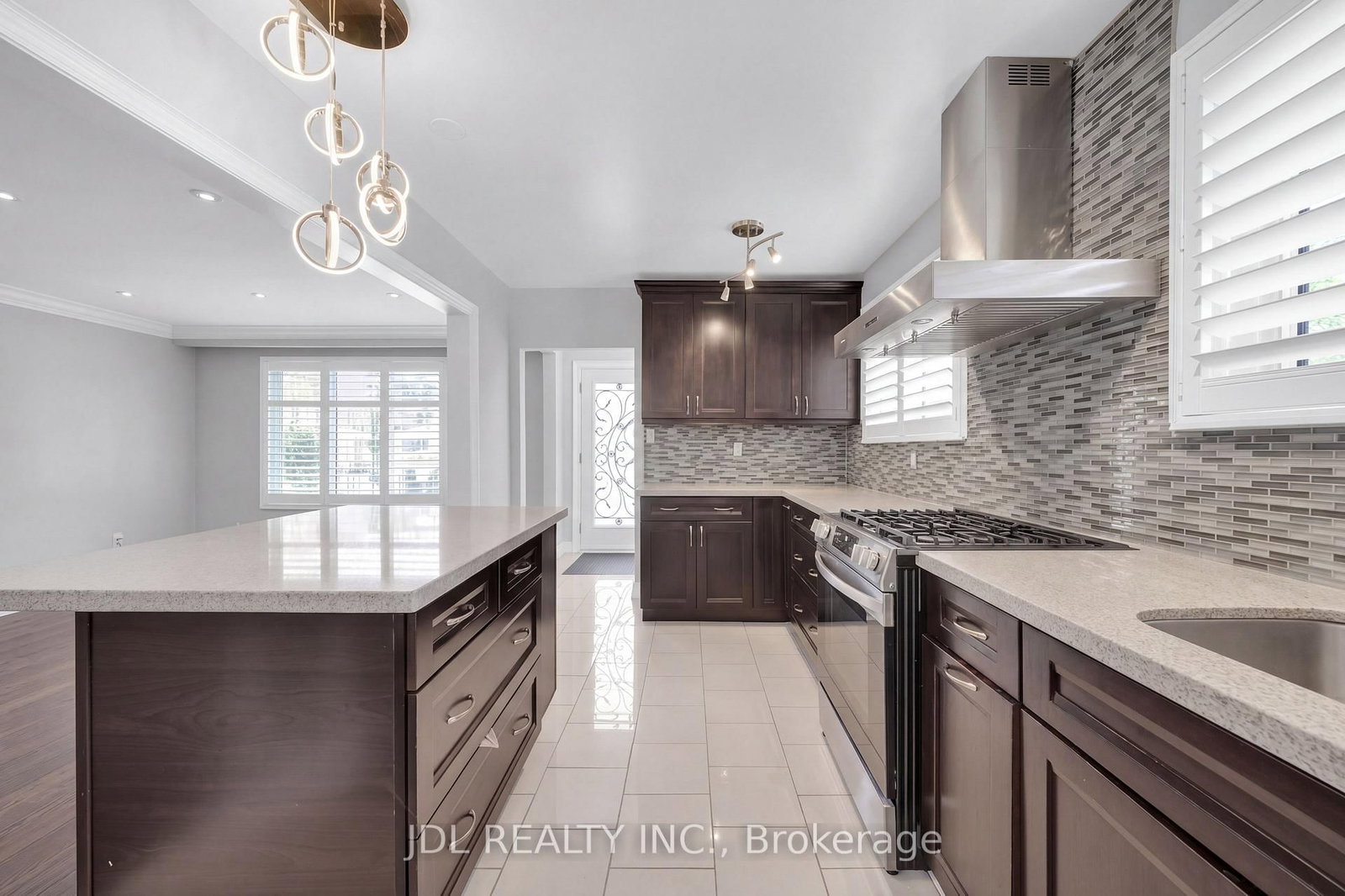 53 Southdale Drive • Markham, ON photo 13