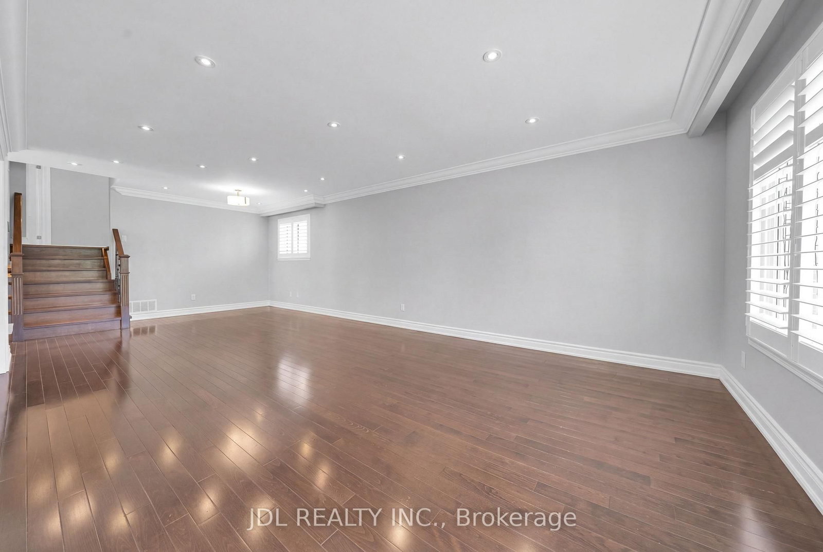 53 Southdale Drive • Markham, ON photo 7