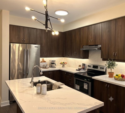 8 Helliwell Crescent • Richmond Hill, ON photo 4