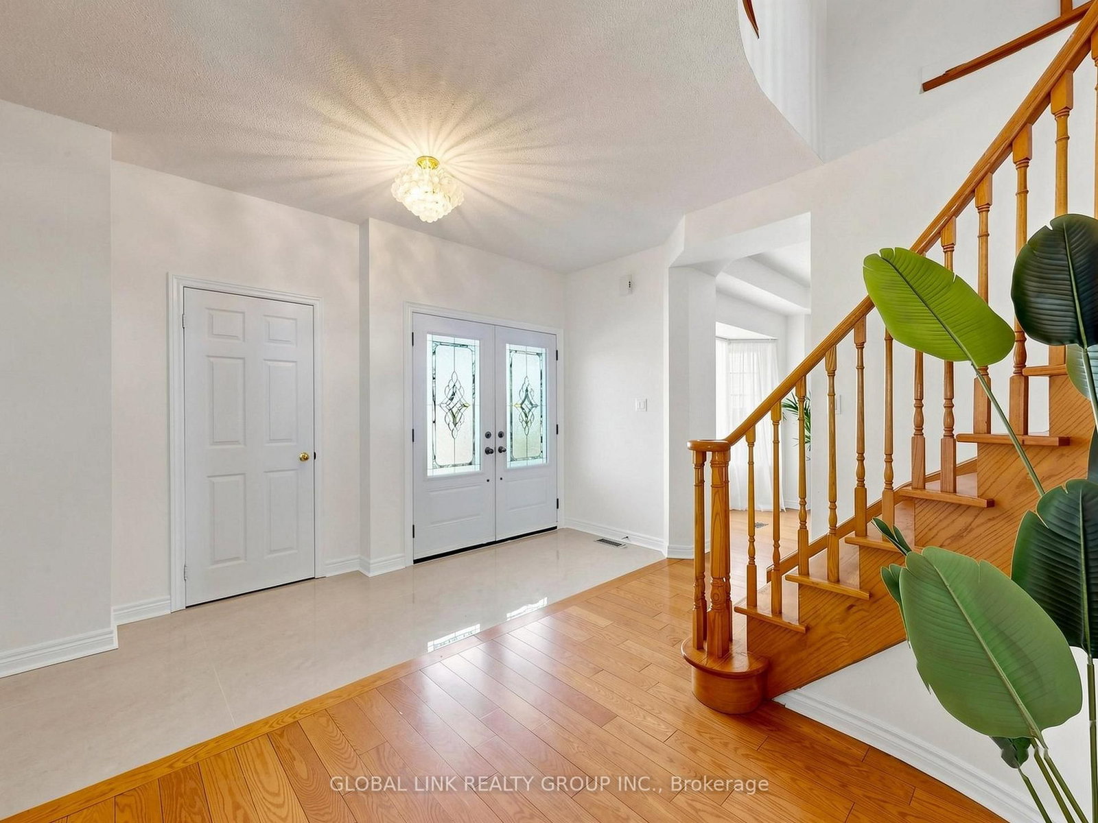 53 Jacob Way • Whitchurch-Stouffville, ON photo 3