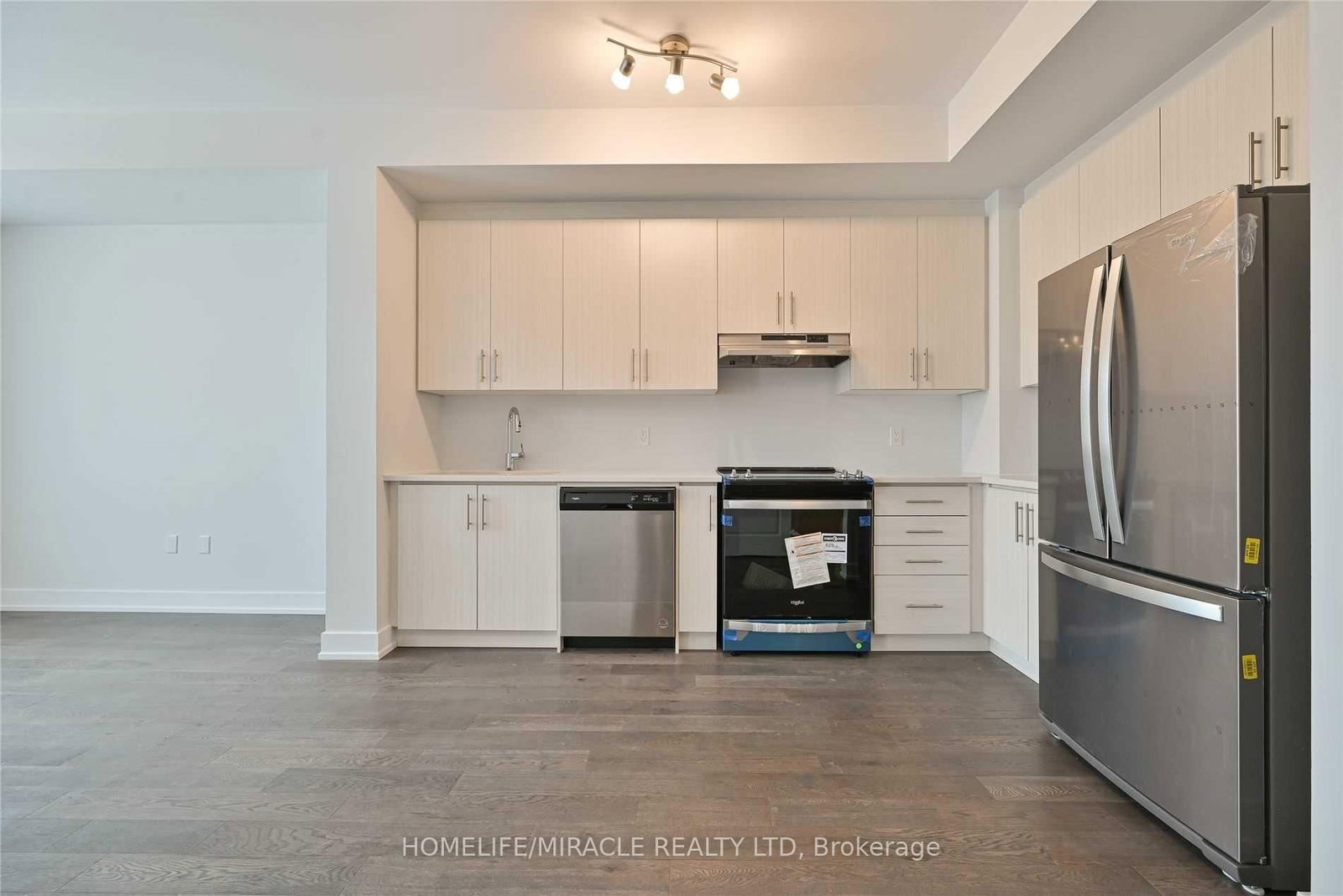 9570 Islington Avenue • #L122 • Vaughan, ON photo 10