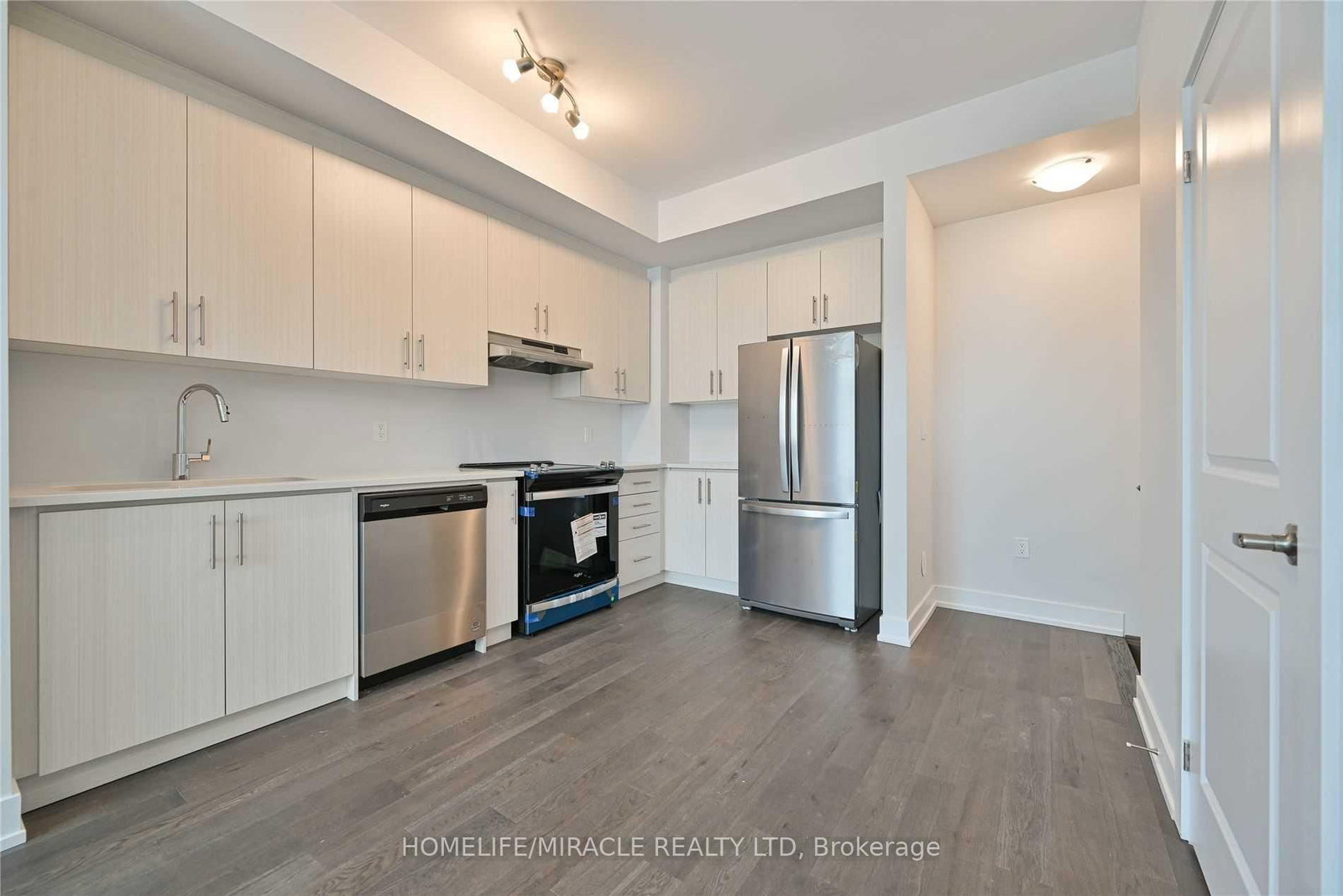 9570 Islington Avenue • #L122 • Vaughan, ON photo 11
