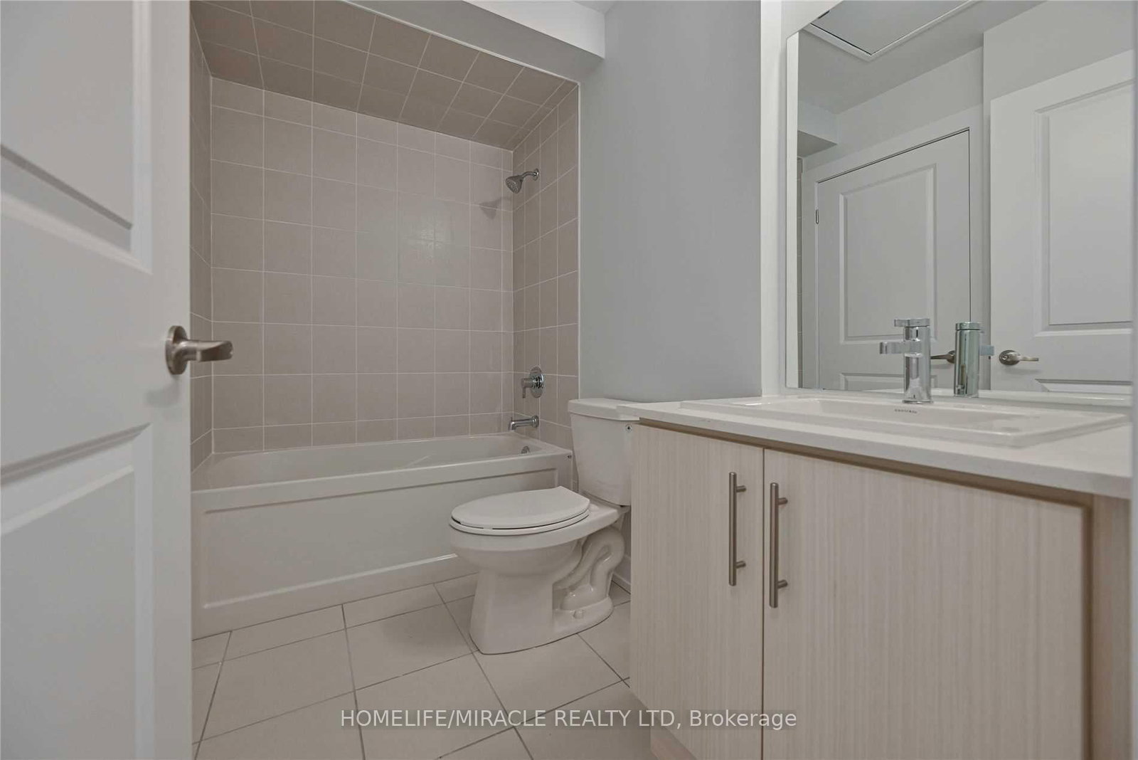 9570 Islington Avenue • #L122 • Vaughan, ON photo 25