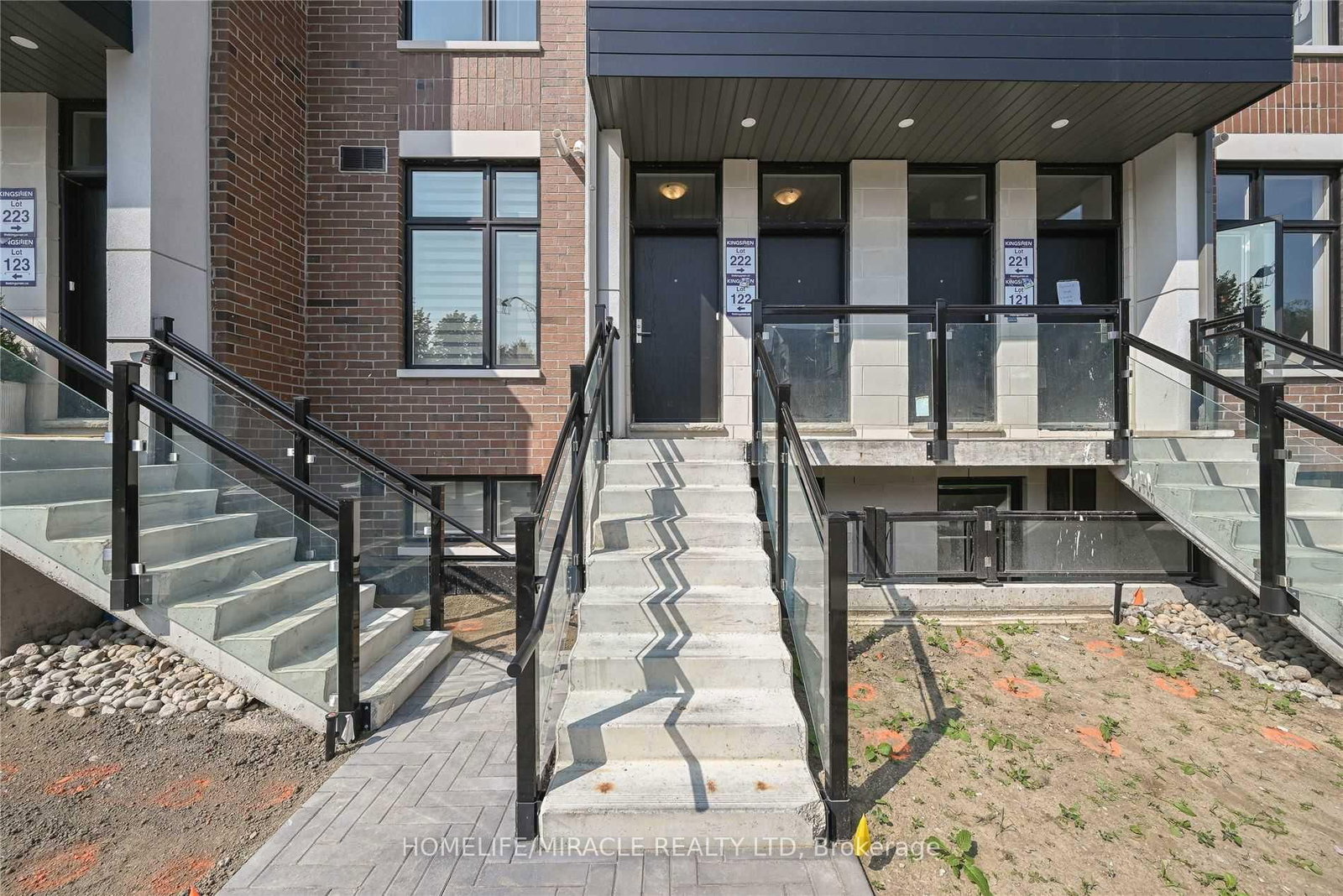 9570 Islington Avenue • #L122 • Vaughan, ON photo 3