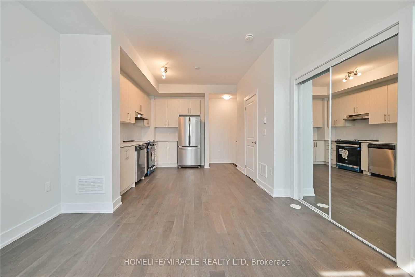 9570 Islington Avenue • #L122 • Vaughan, ON photo 6