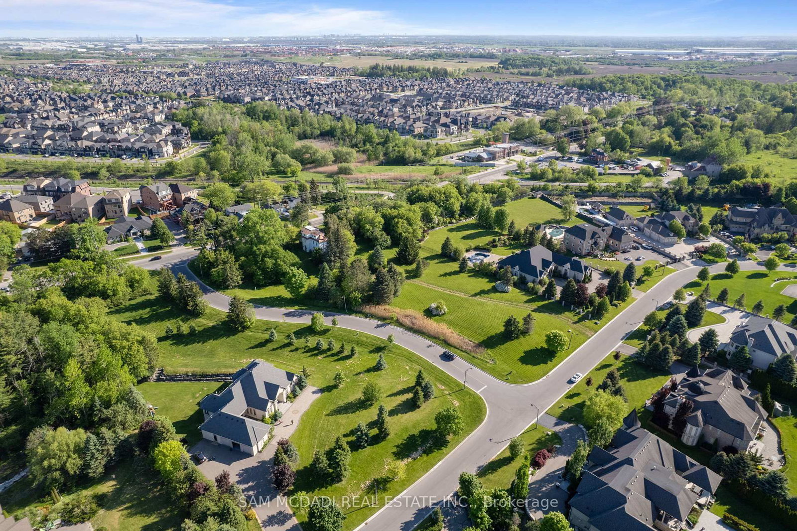 16 Charles Cooper Court • Vaughan, ON photo 12