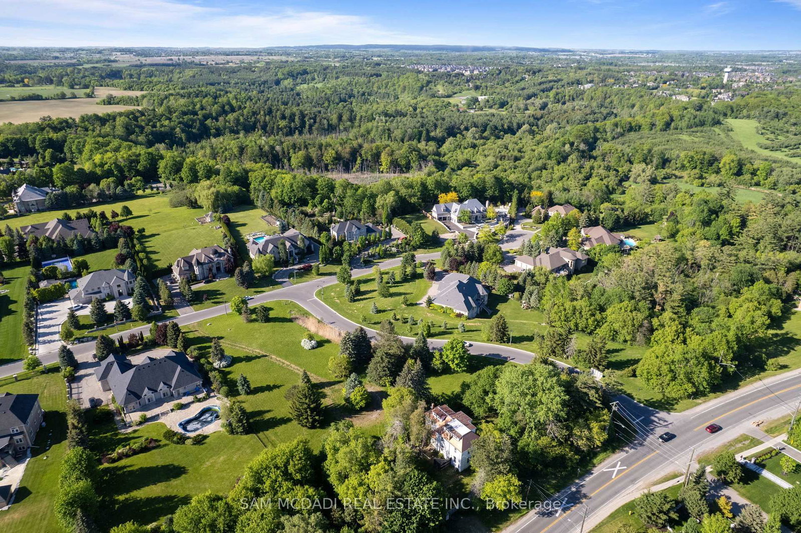 16 Charles Cooper Court • Vaughan, ON photo 14