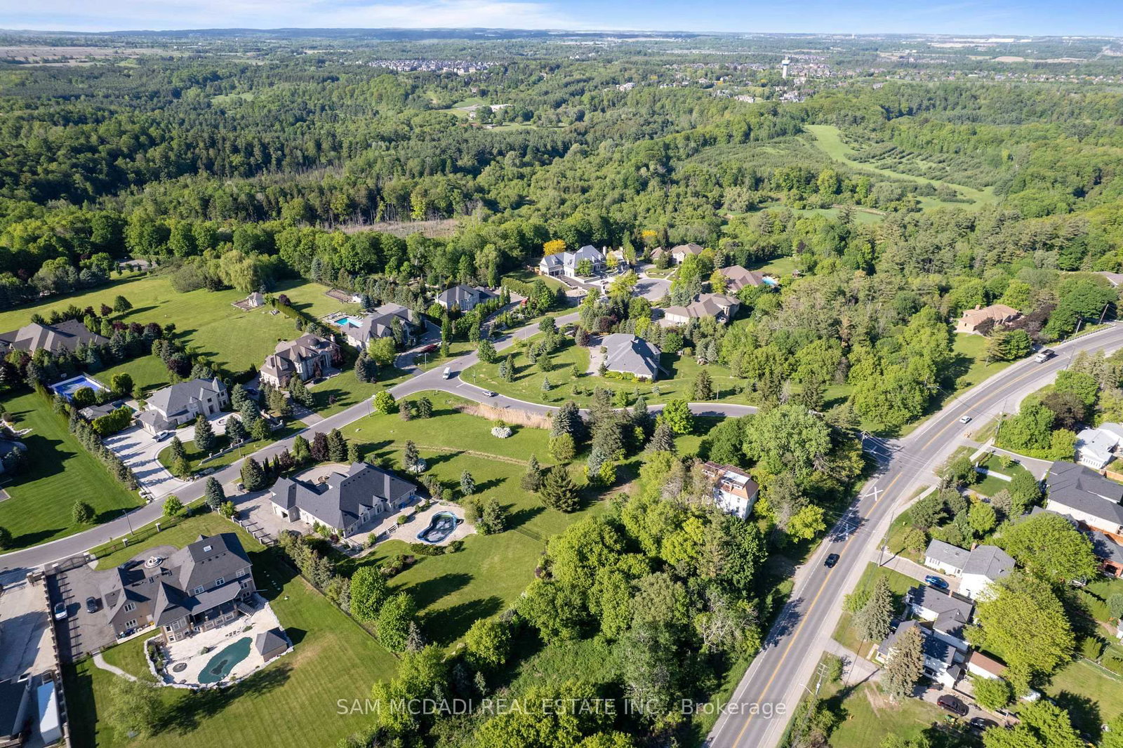 16 Charles Cooper Court • Vaughan, ON photo 17