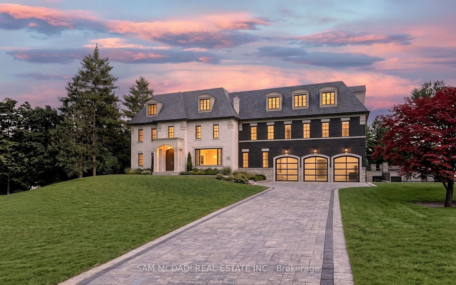 16 Charles Cooper Court • Vaughan, ON photo 2