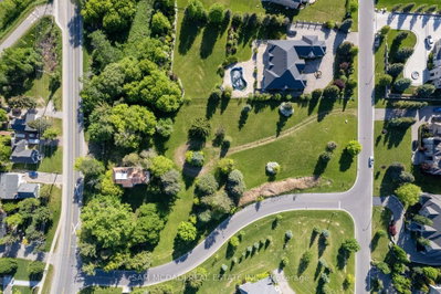 16 Charles Cooper Court • Vaughan, ON photo 8