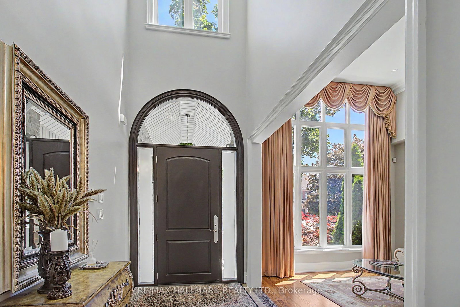 102 Duncan Road • Richmond Hill, ON photo 4