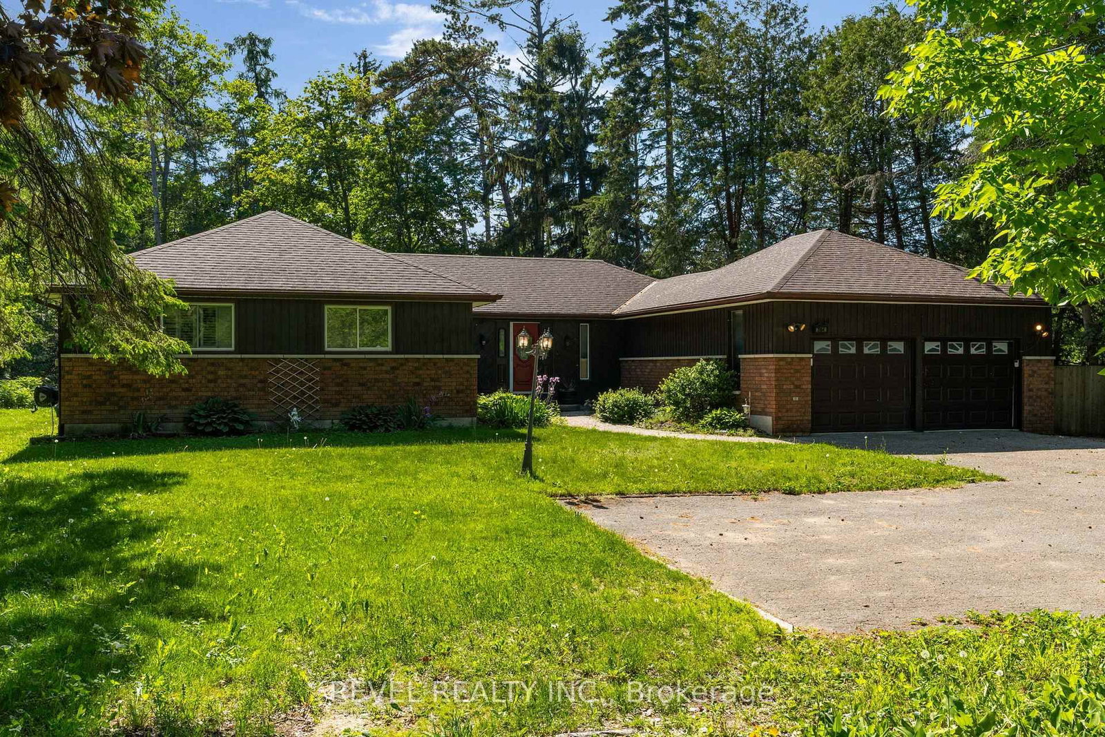 3964 GROVE Place • Innisfil, ON photo 1