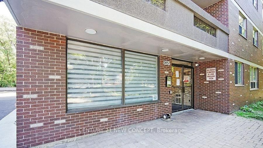 7451 Yonge Street, Unit 101