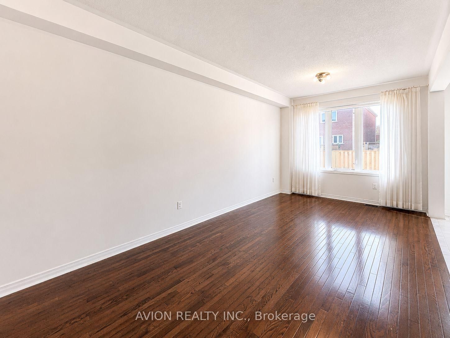 62 Coleluke Lane • Markham, ON photo 3