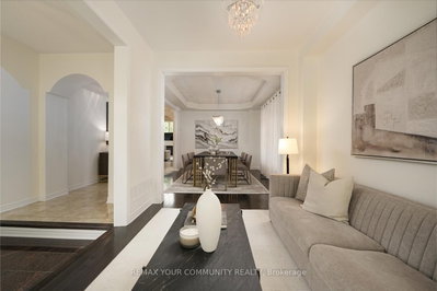 37 Heron Hollow Avenue • Richmond Hill, ON photo 8