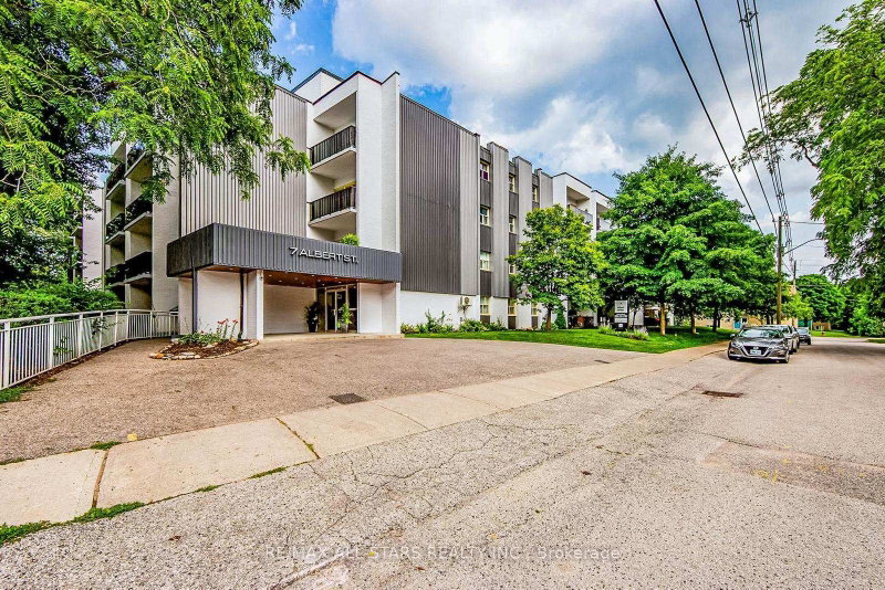 home for lease on 317-7 Albert Street