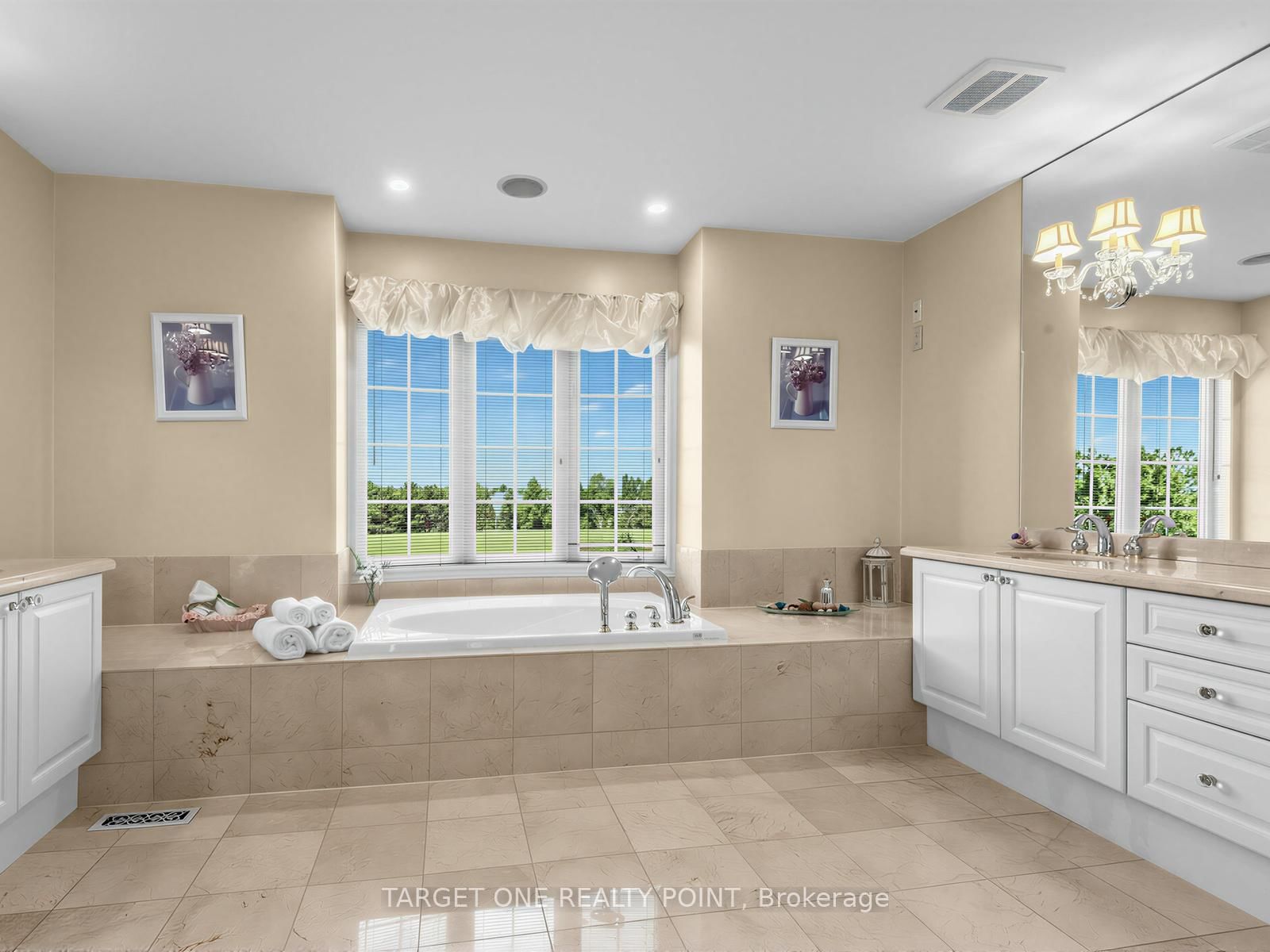 20 Ormsby Court • Richmond Hill, ON photo 28