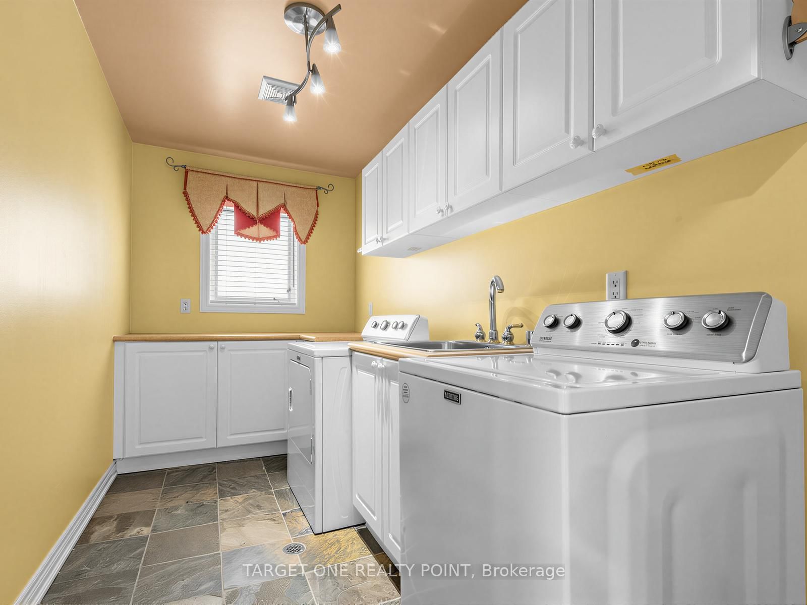 20 Ormsby Court • Richmond Hill, ON photo 35