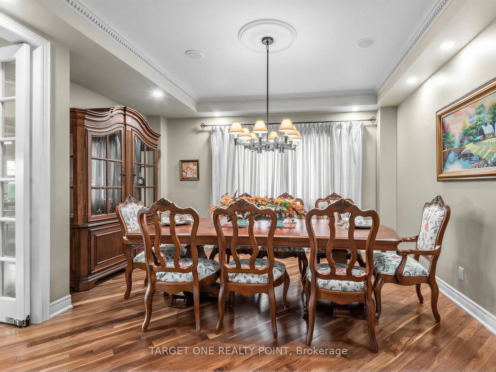 20 Ormsby Court • Richmond Hill, ON photo 8