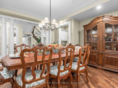 20 Ormsby Court • Richmond Hill, ON photo 9