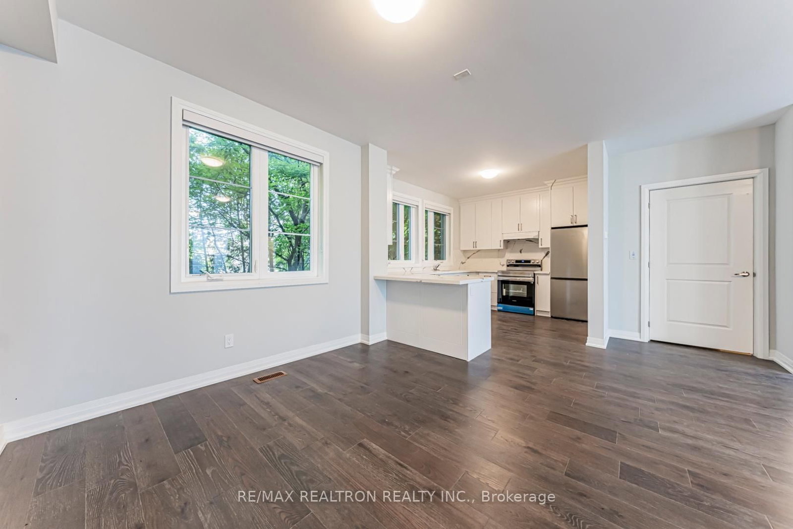 260 Eagle Street • #26 • Newmarket, ON photo 24