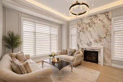 17 Pebblelane Court • Richmond Hill, ON photo 9