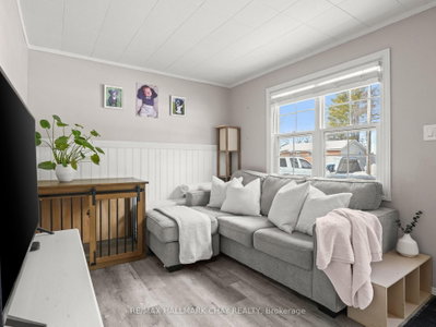 130 Simcoe Street — photo 6