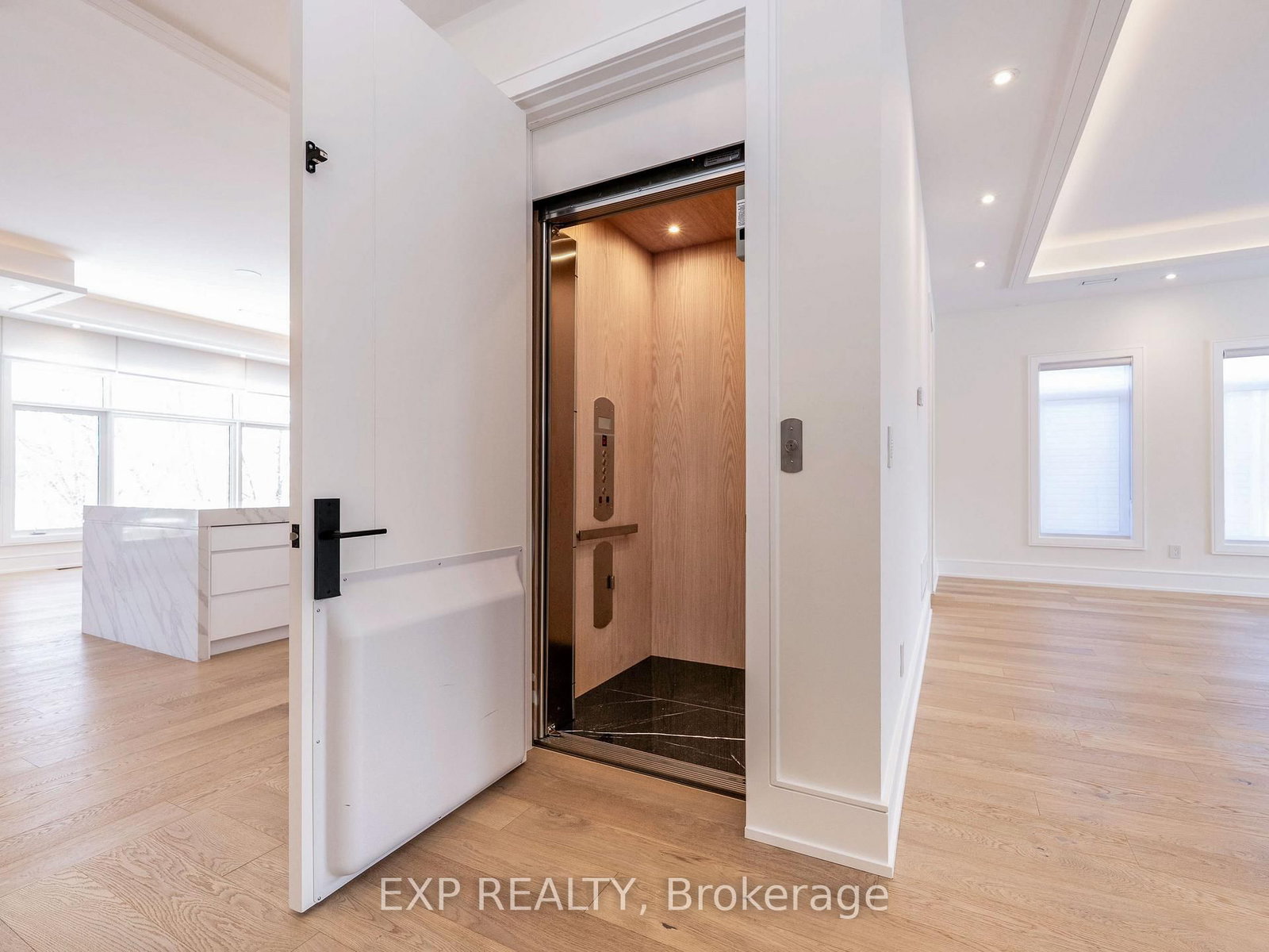 12 Canal Street • Georgina, ON photo 10