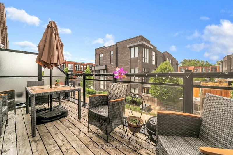 9136 Bathurst Street