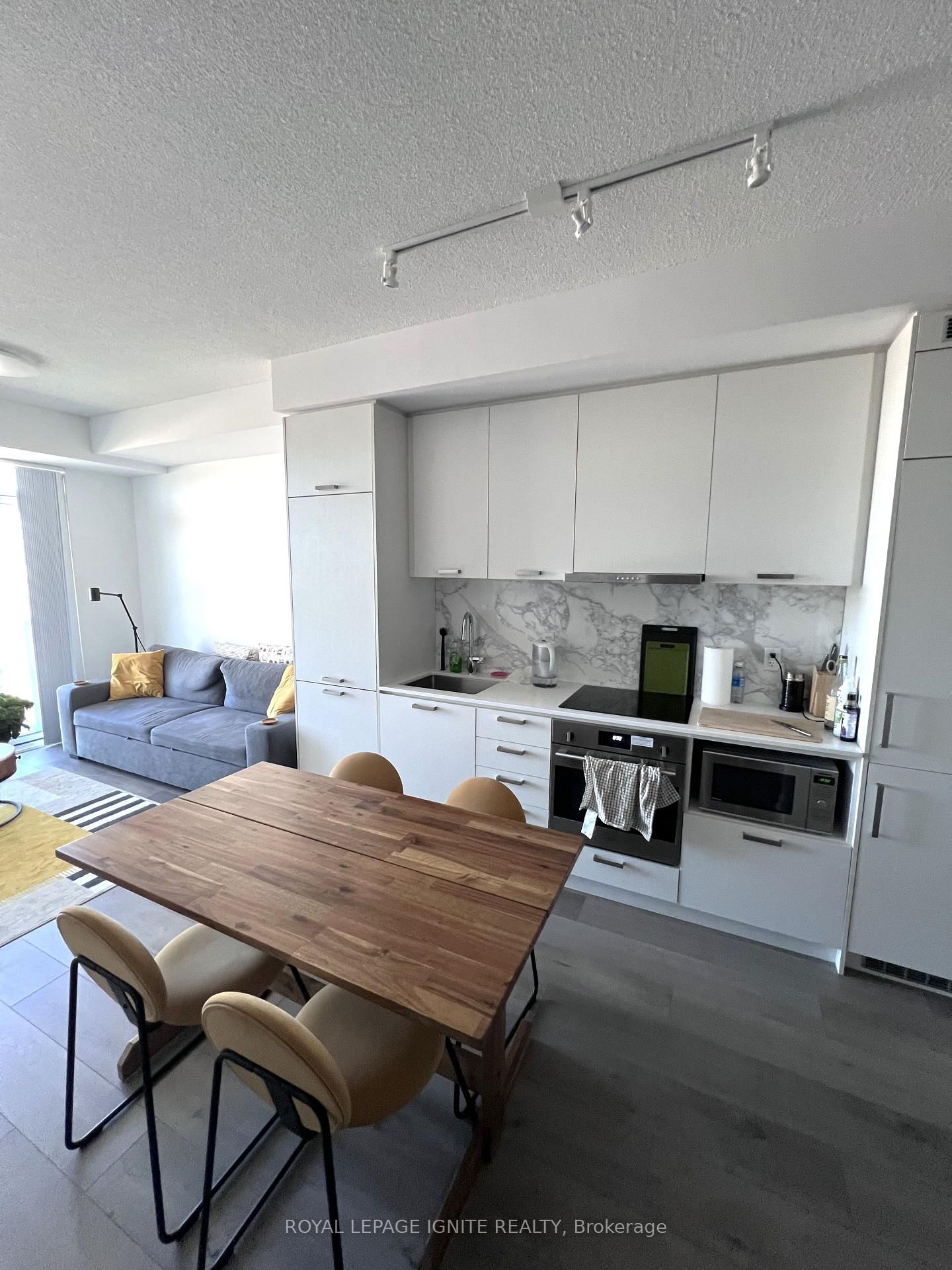 38 Honeycrisp Crescent, Unit 922