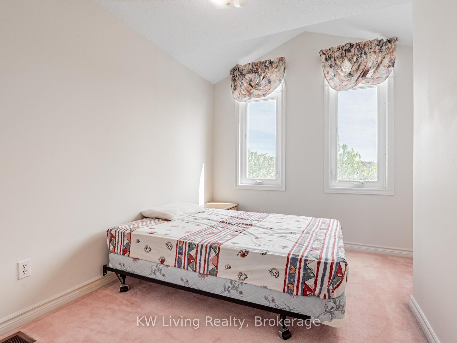 253 Milliken Meadows Drive • Markham, ON photo 14
