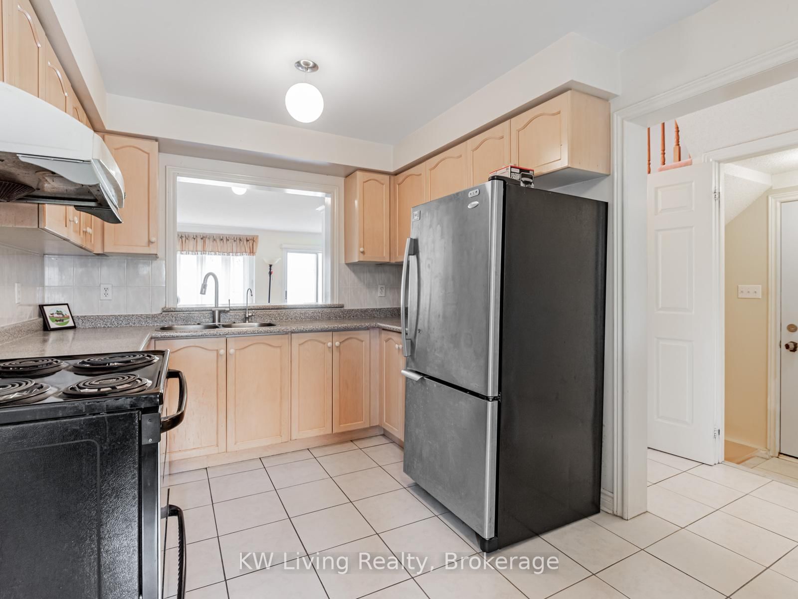 253 Milliken Meadows Drive • Markham, ON photo 6