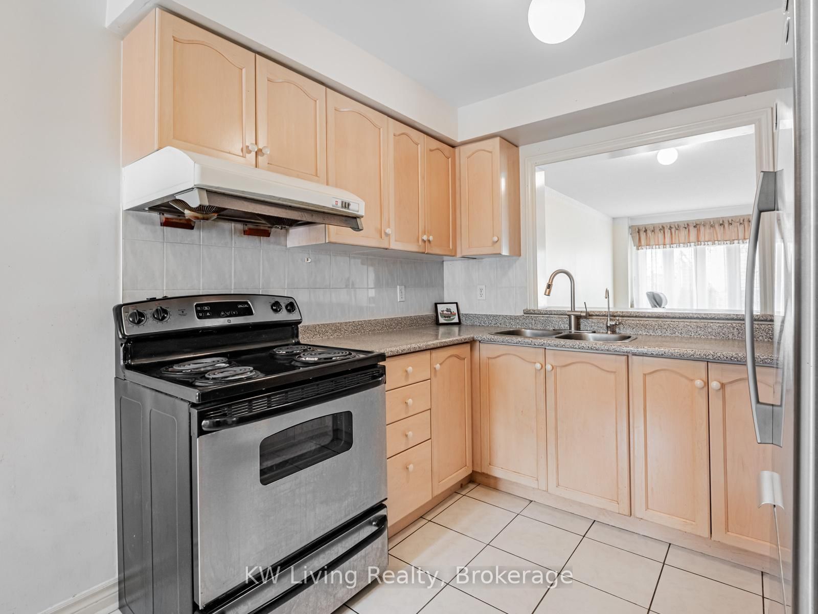 253 Milliken Meadows Drive • Markham, ON photo 7