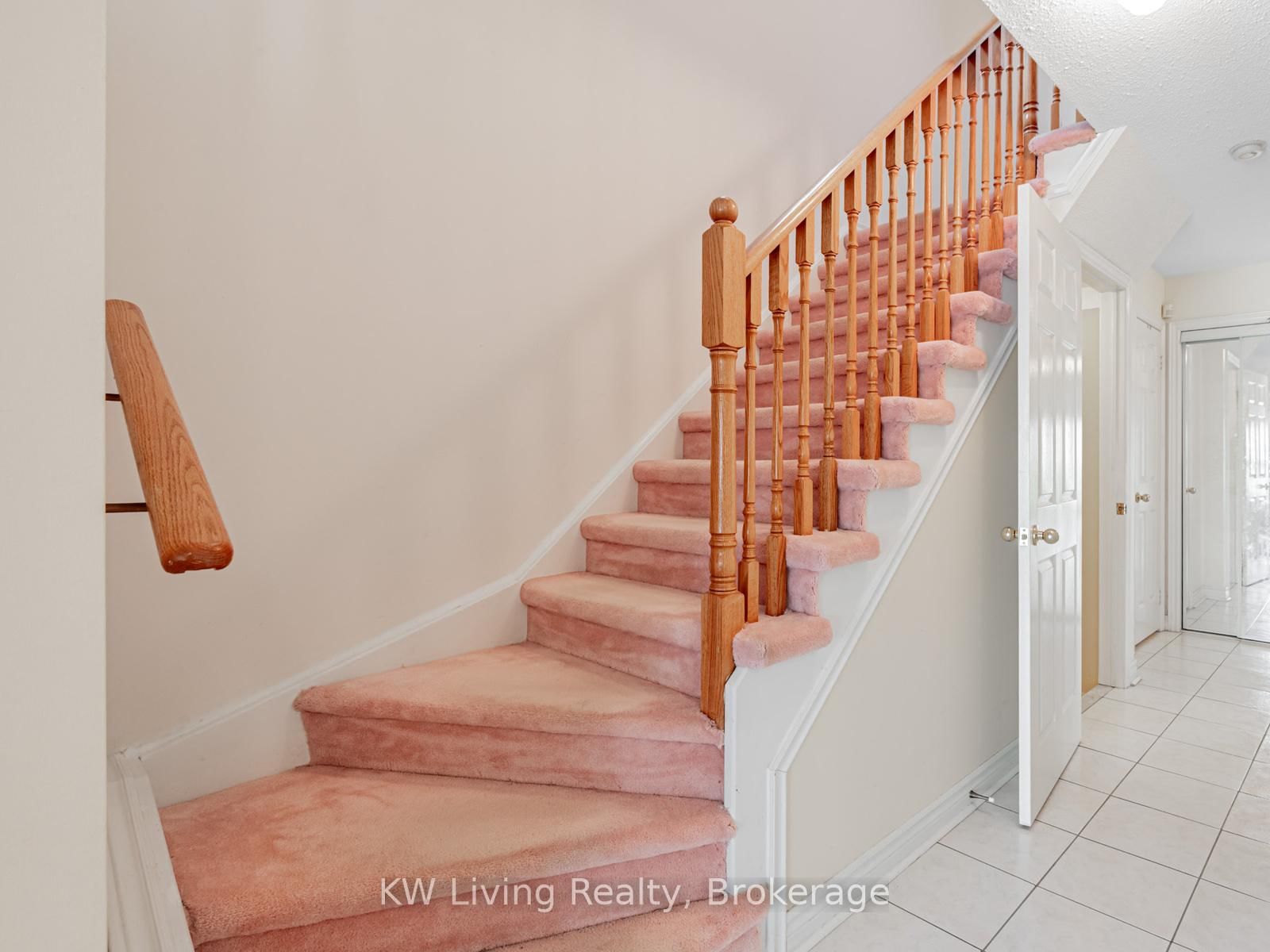 253 Milliken Meadows Drive • Markham, ON photo 9