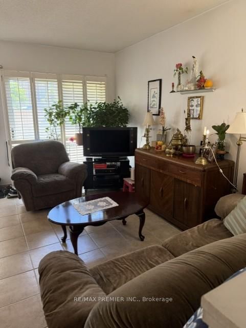 74 - 735 New Westminster Drive