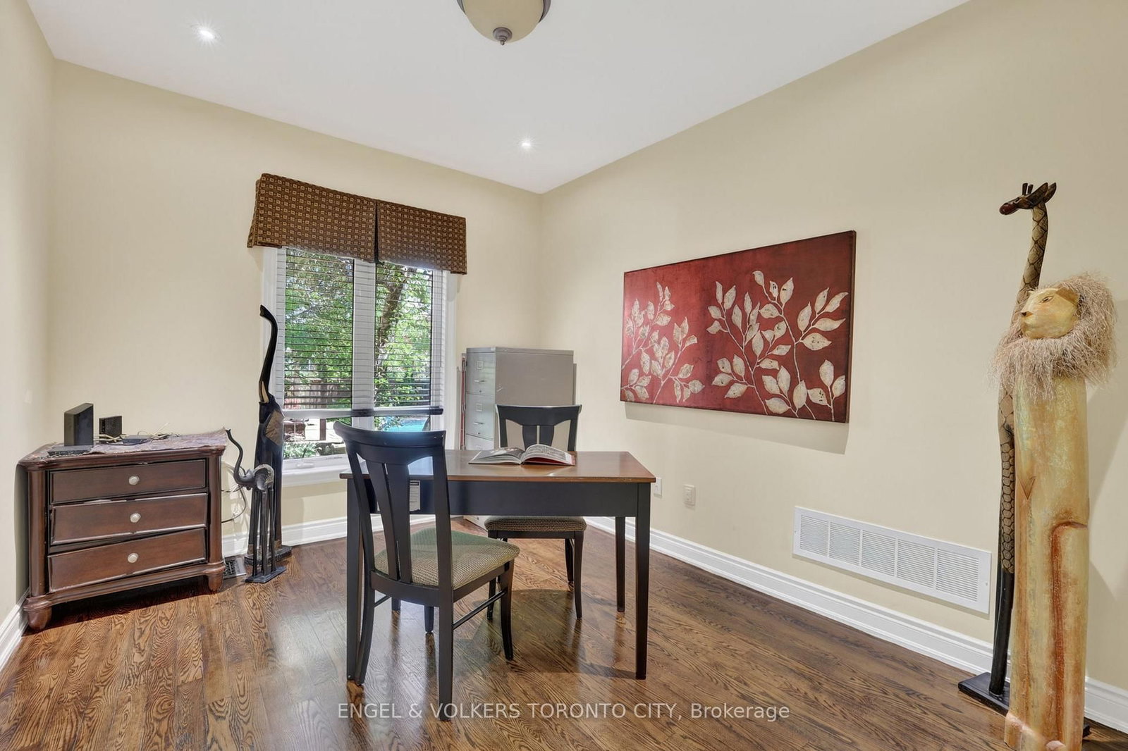 8 Duncton Wood Crescent • Aurora, ON photo 21