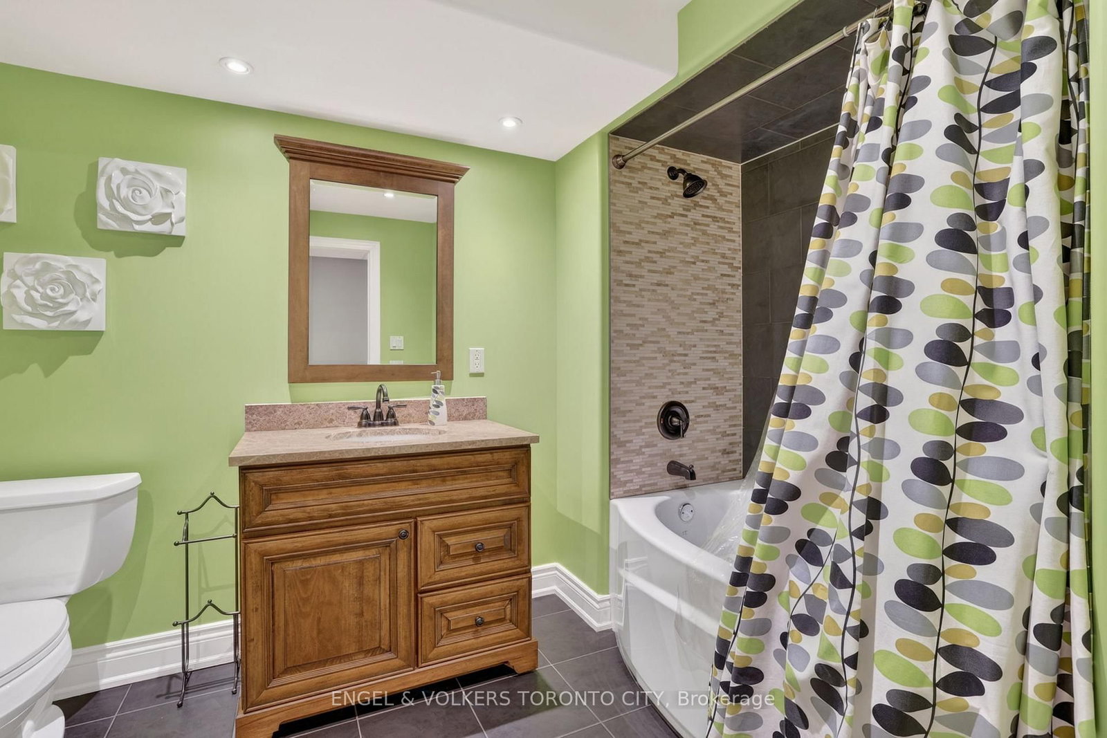 8 Duncton Wood Crescent • Aurora, ON photo 38