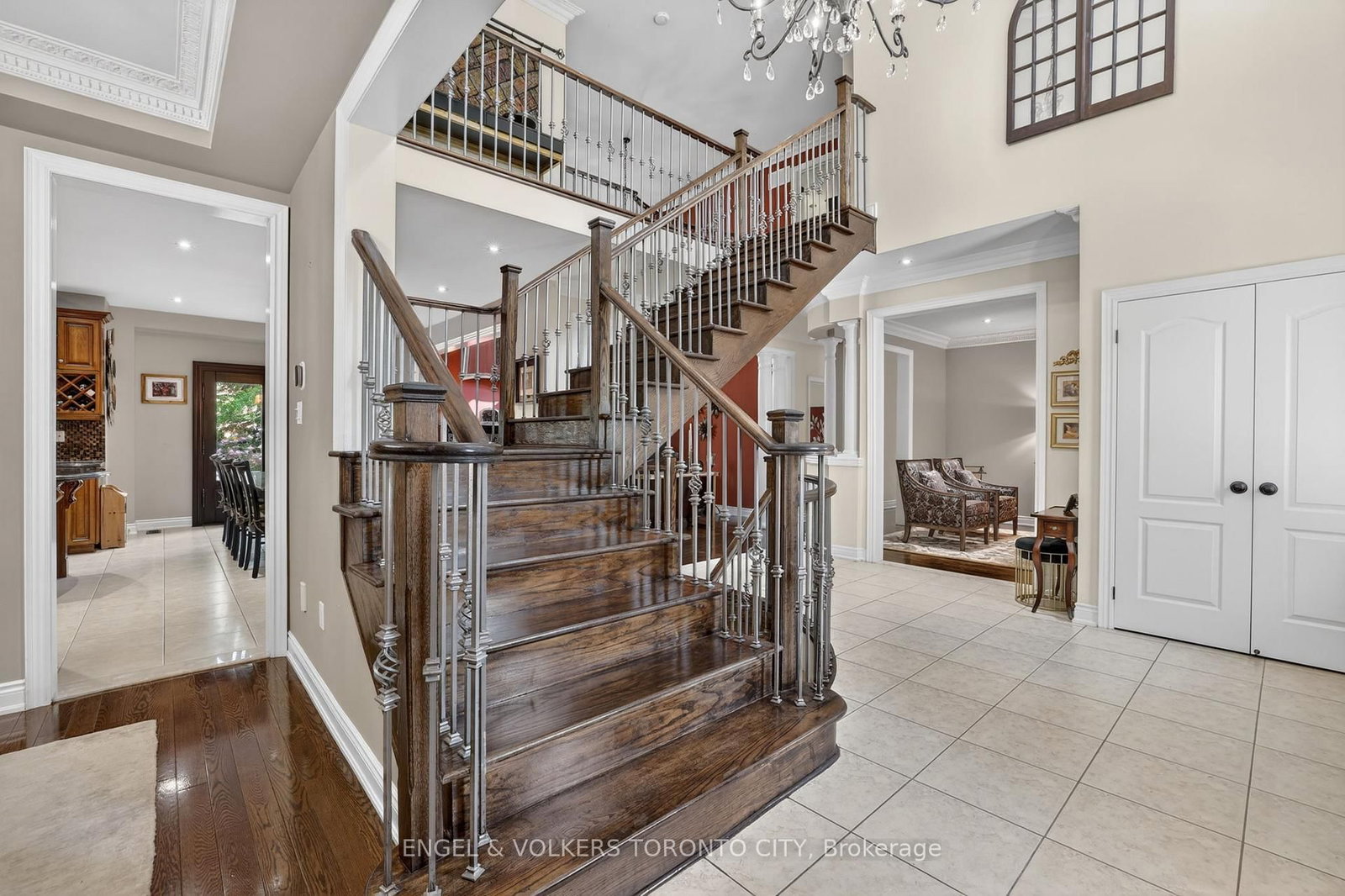8 Duncton Wood Crescent • Aurora, ON photo 8