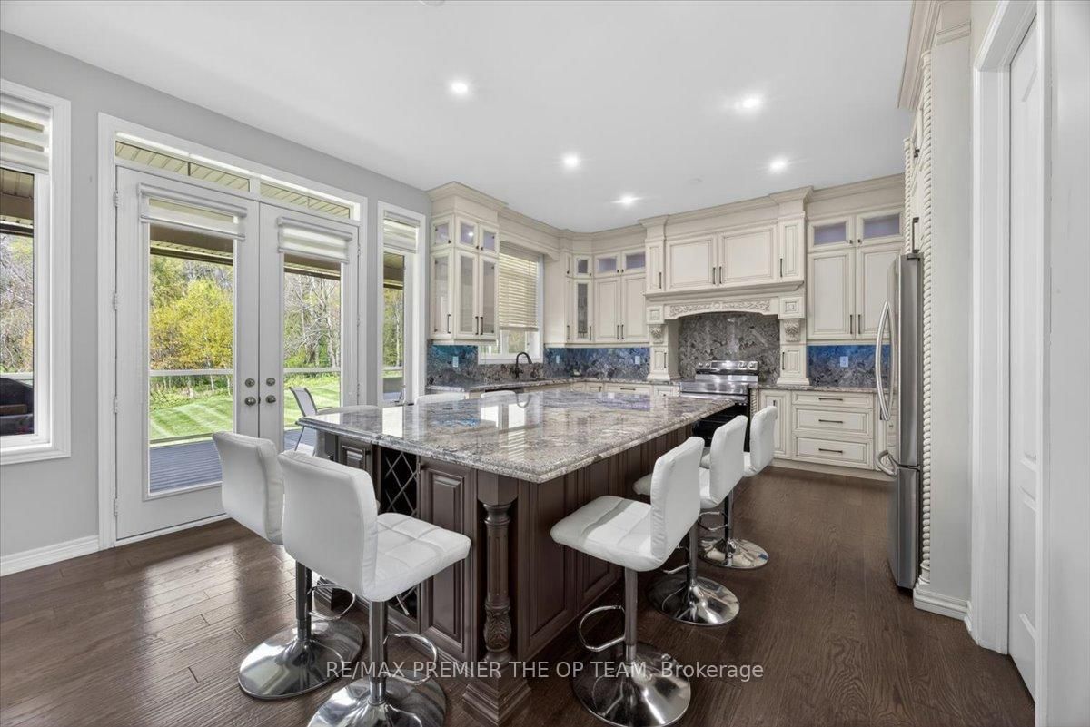 102 Pine Hill Road • Bradford West Gwillimbury, ON photo 18