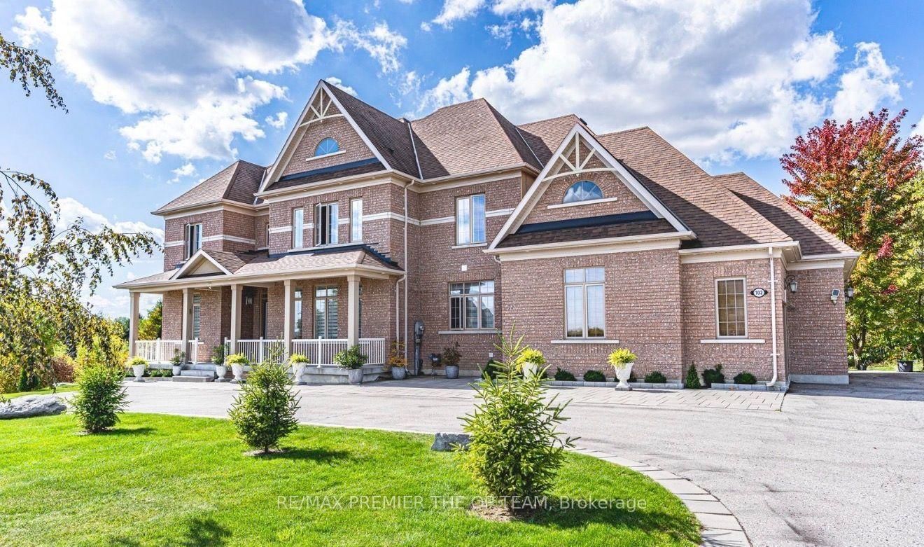 102 Pine Hill Road • Bradford West Gwillimbury, ON photo 2