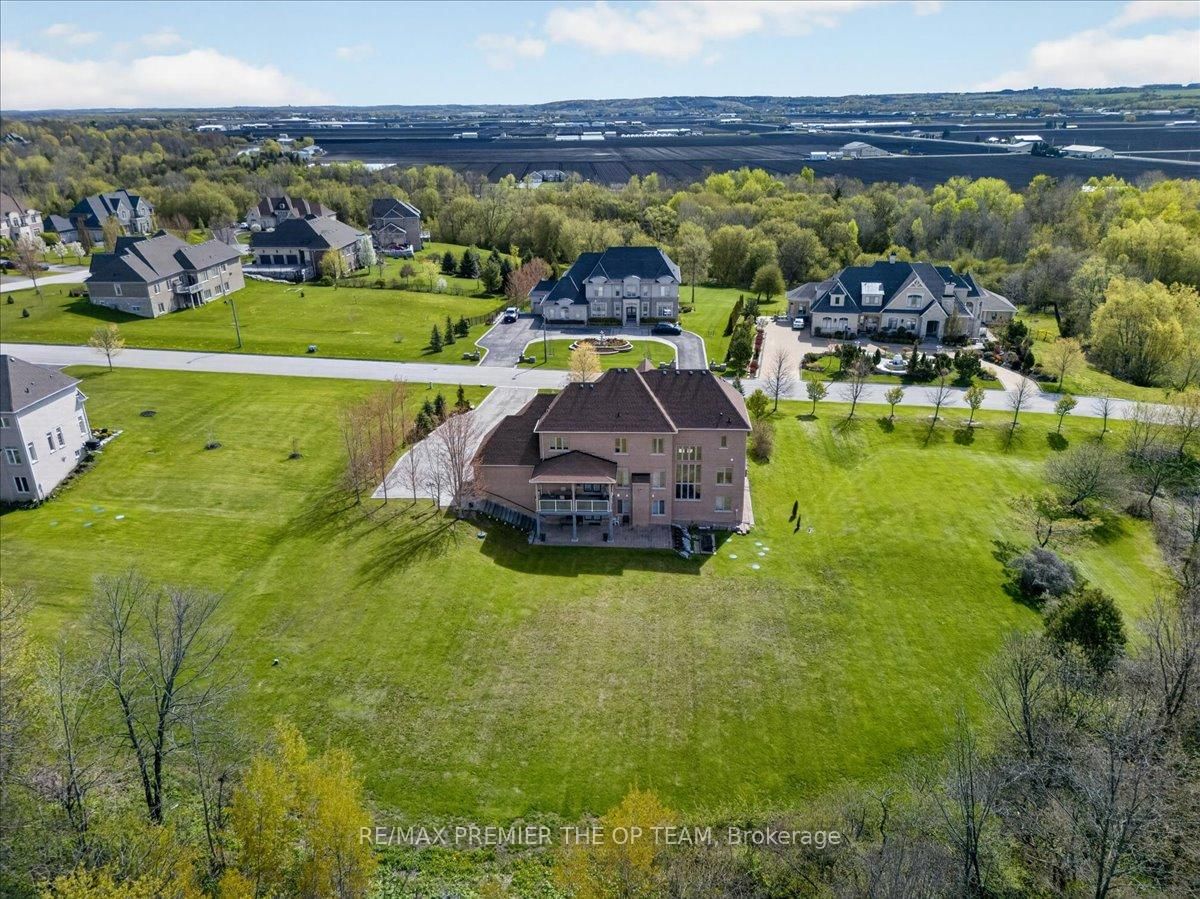 102 Pine Hill Road • Bradford West Gwillimbury, ON photo 7