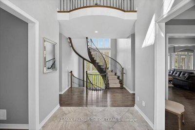 102 Pine Hill Road • Bradford West Gwillimbury, ON photo 9