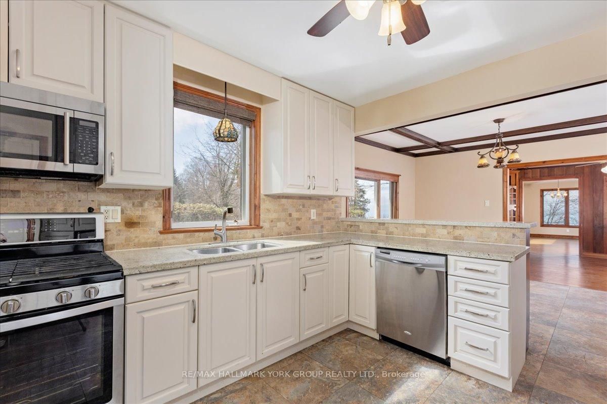 181 N Lake Drive • Georgina, ON photo 8